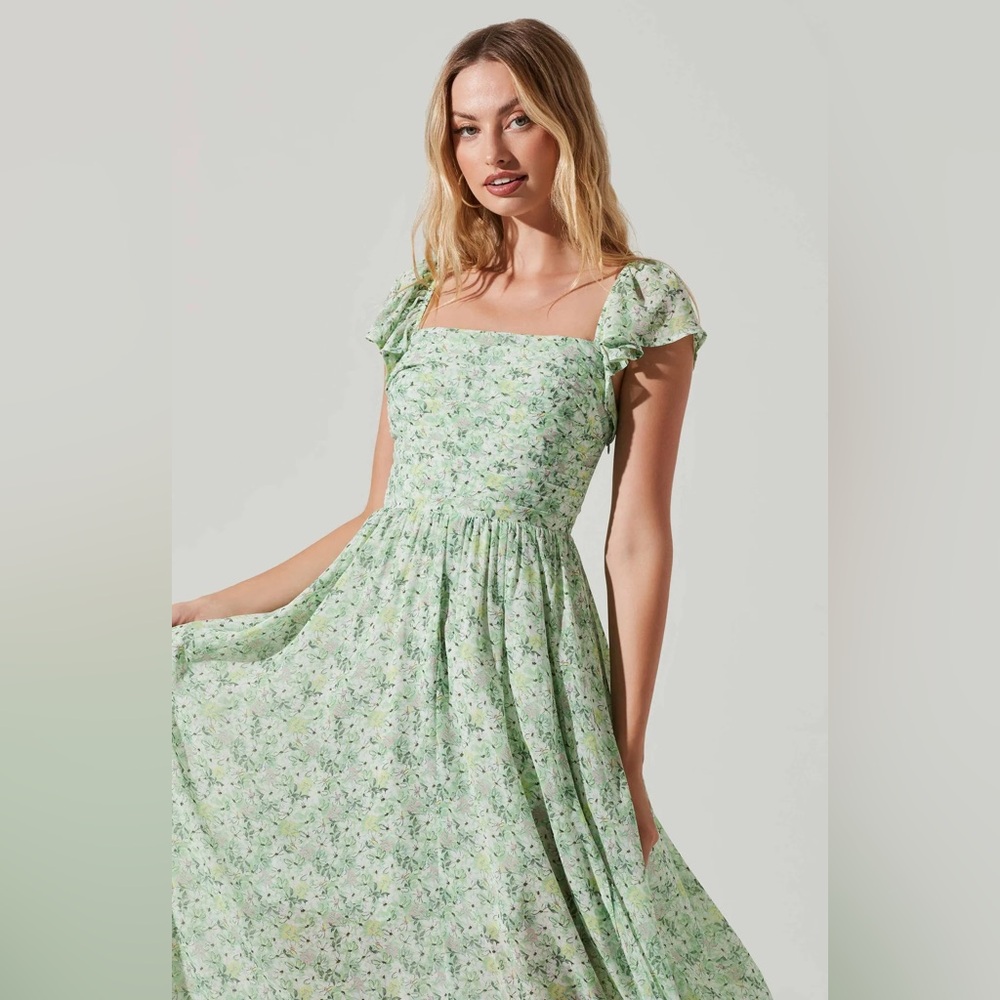 ASTR the Label Luisa Floral Flutter Sleeve Midi Dress Green multi floral / M